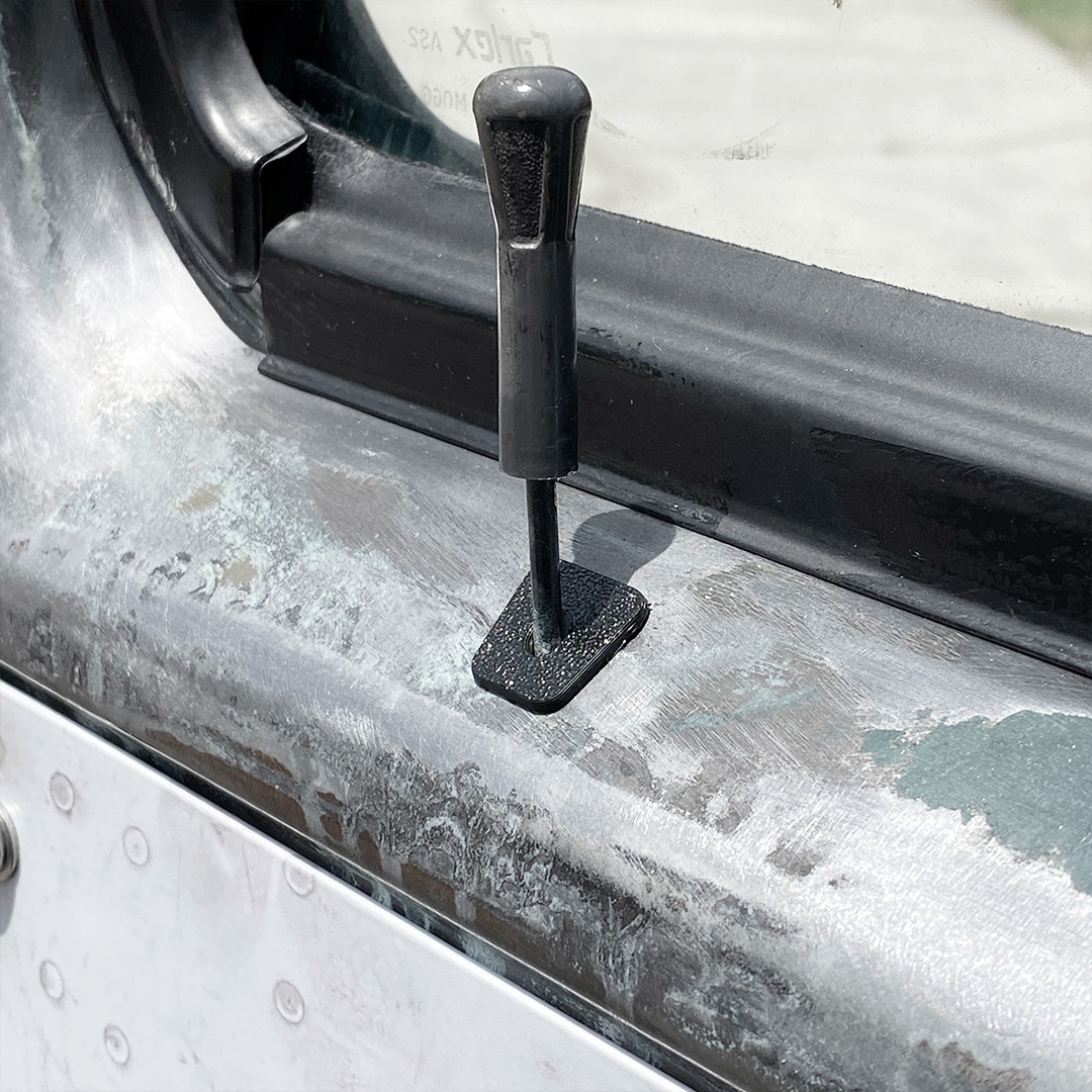 Nissan-D21-Hardbody-Door-Lock-Adapters-03-Hardbody-district